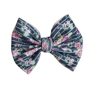 5/$25 NWOT Oversized Floral Print Hair Bow